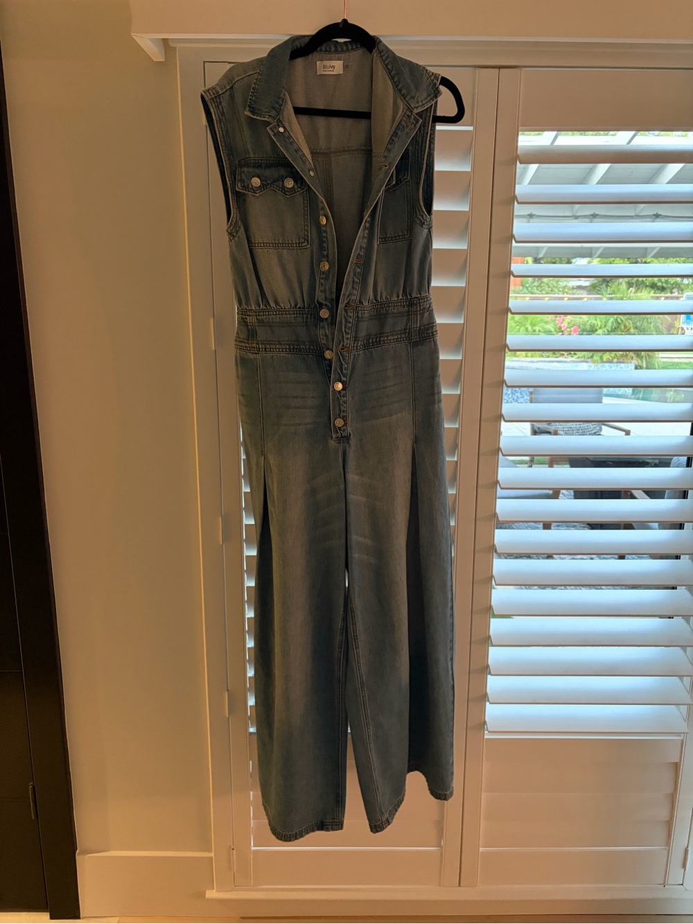 Bluivy Denim Button-Front Wide-Leg Jumpsuit in Blue - Picture 3 of 4